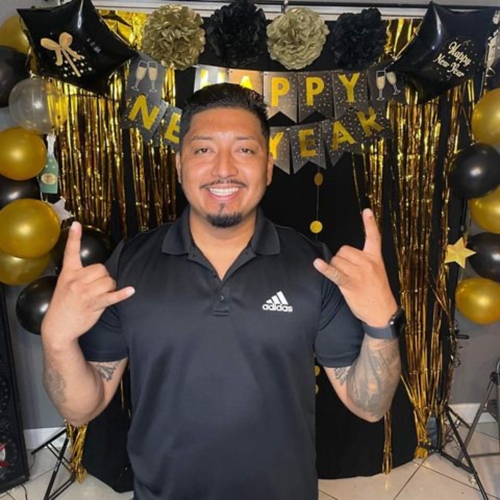 Meet your Posher, Luis